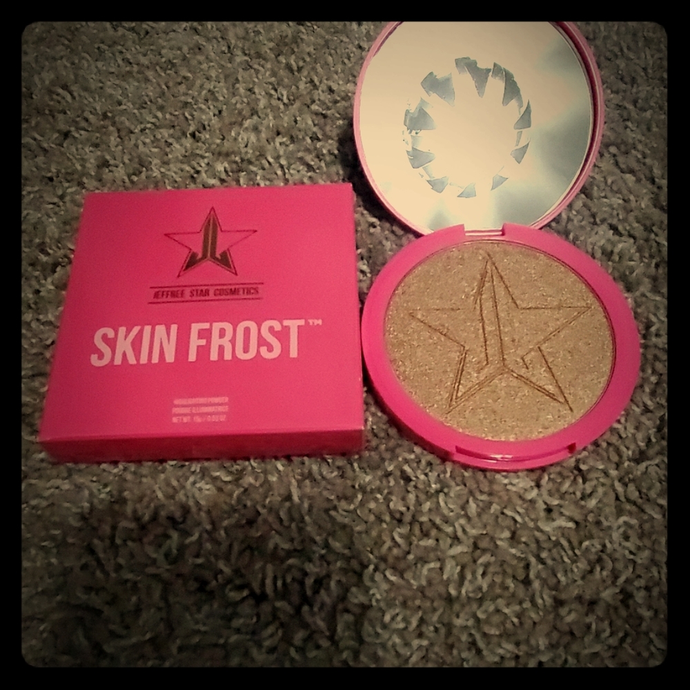 Jeffree Star's Skin Frost in "Siberian Gold"